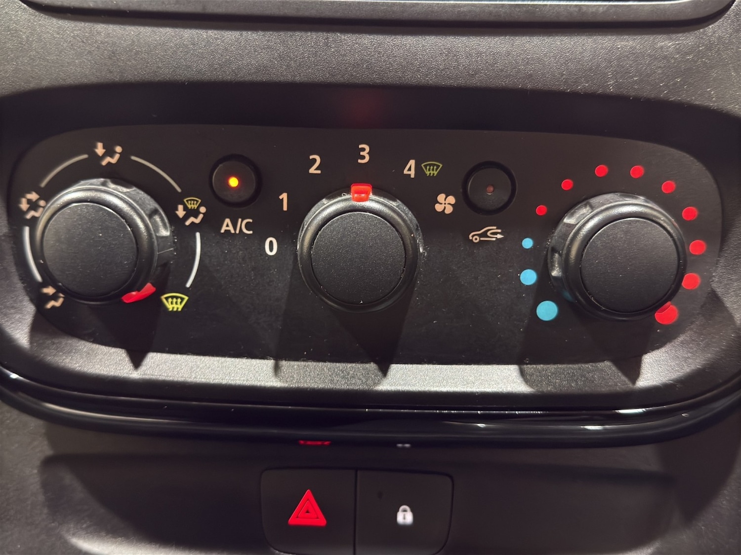 Used Vauxhall Vivaro 2016 for sale - 77289159: Photo 9