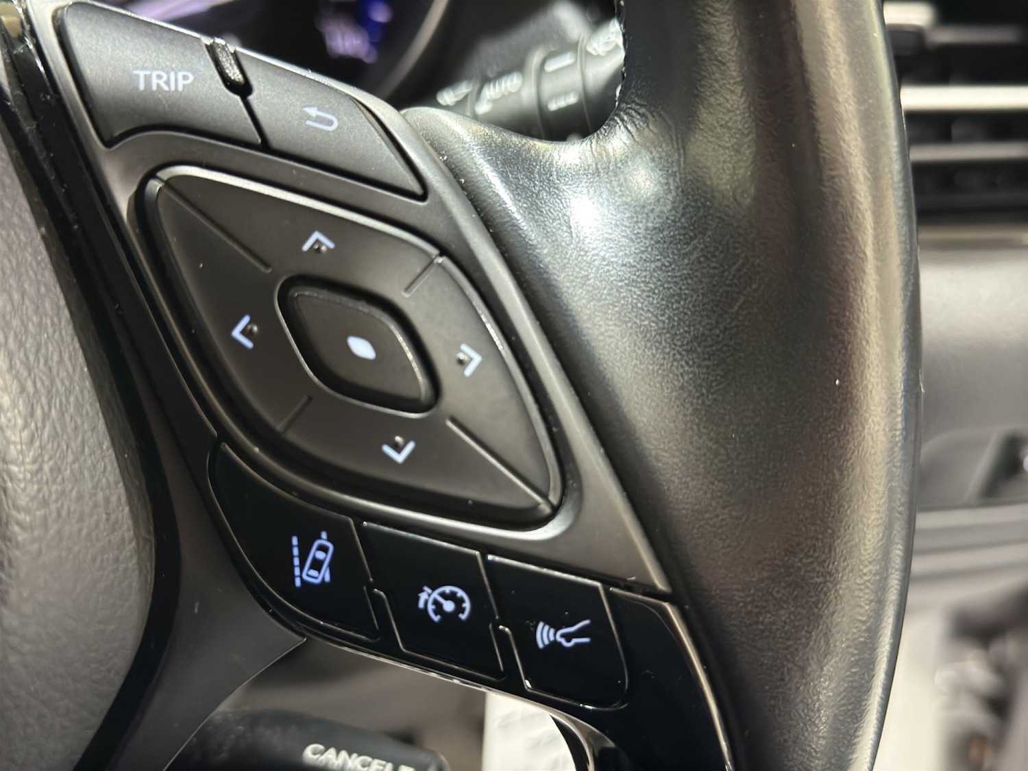 Used Toyota C-HR 2018 for sale - 77065664: Photo 19