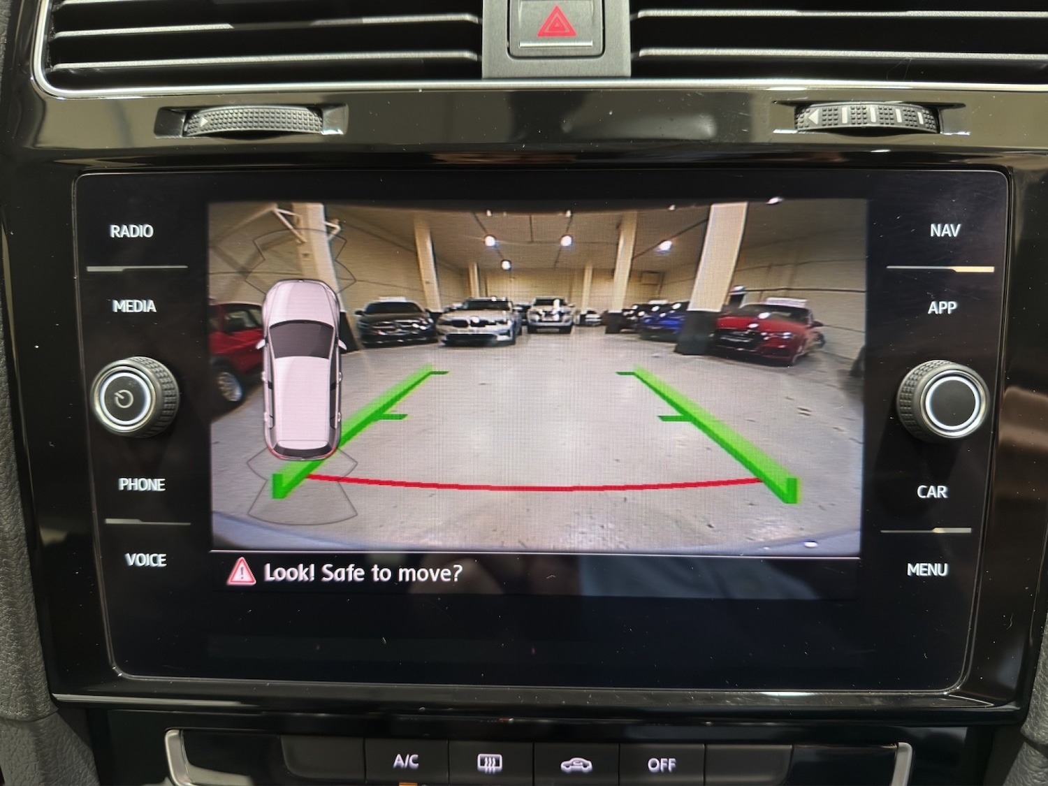 Used Volkswagen Golf 2018 for sale - 76252480: Photo 10