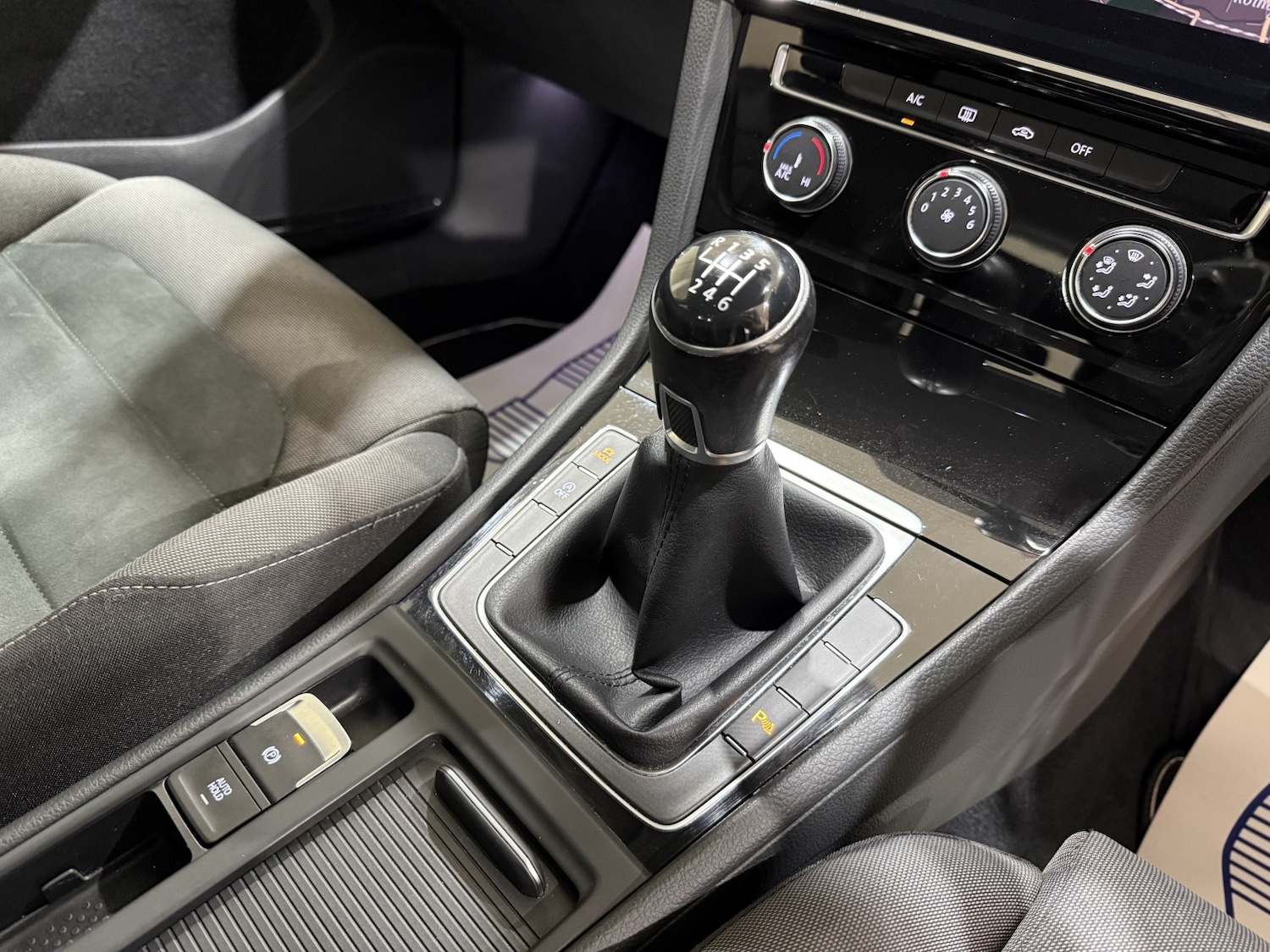 Used Volkswagen Golf 2018 for sale - 76252480: Photo 27