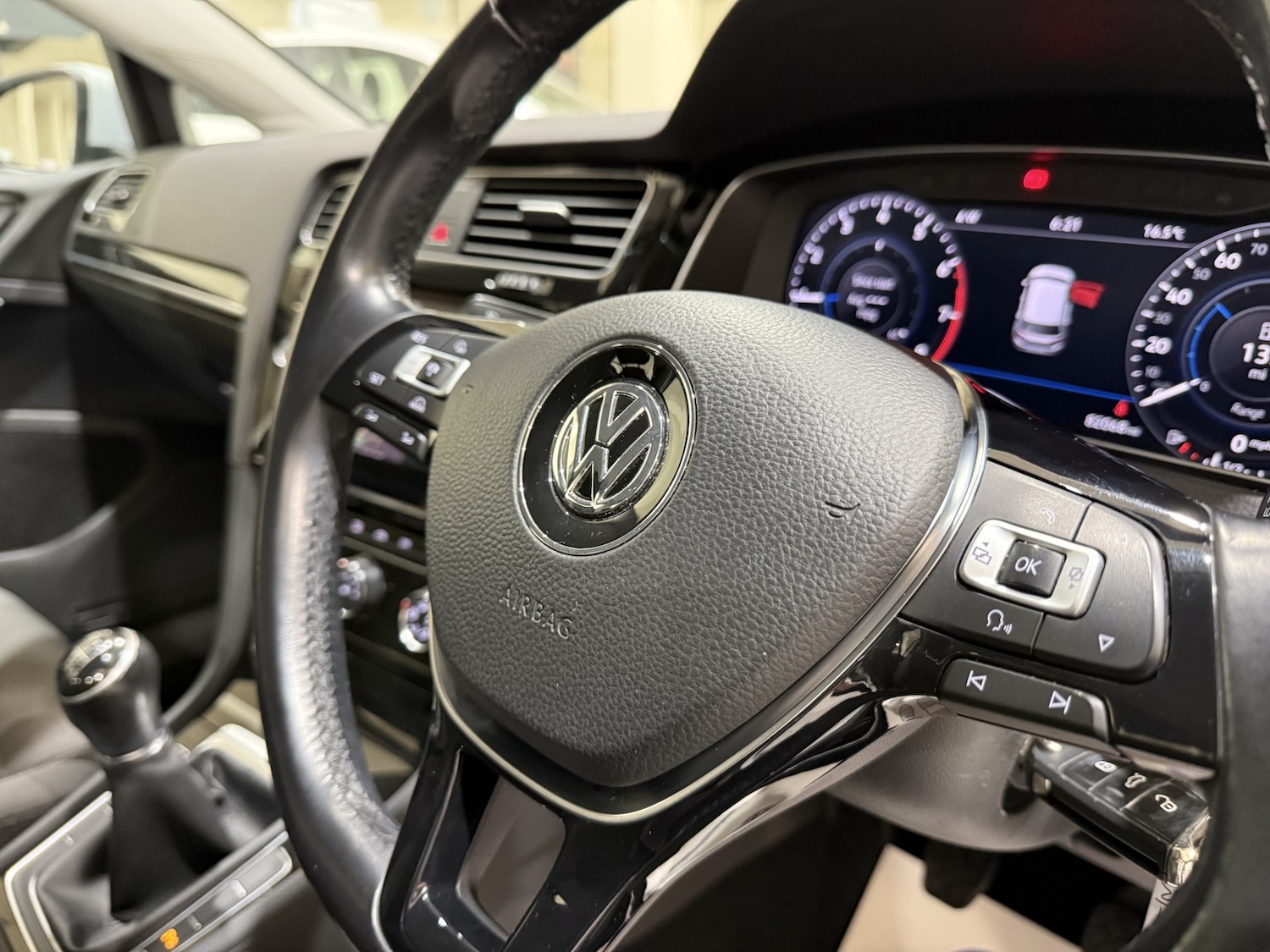 Used Volkswagen Golf 2018 for sale - 76252480: Photo 28