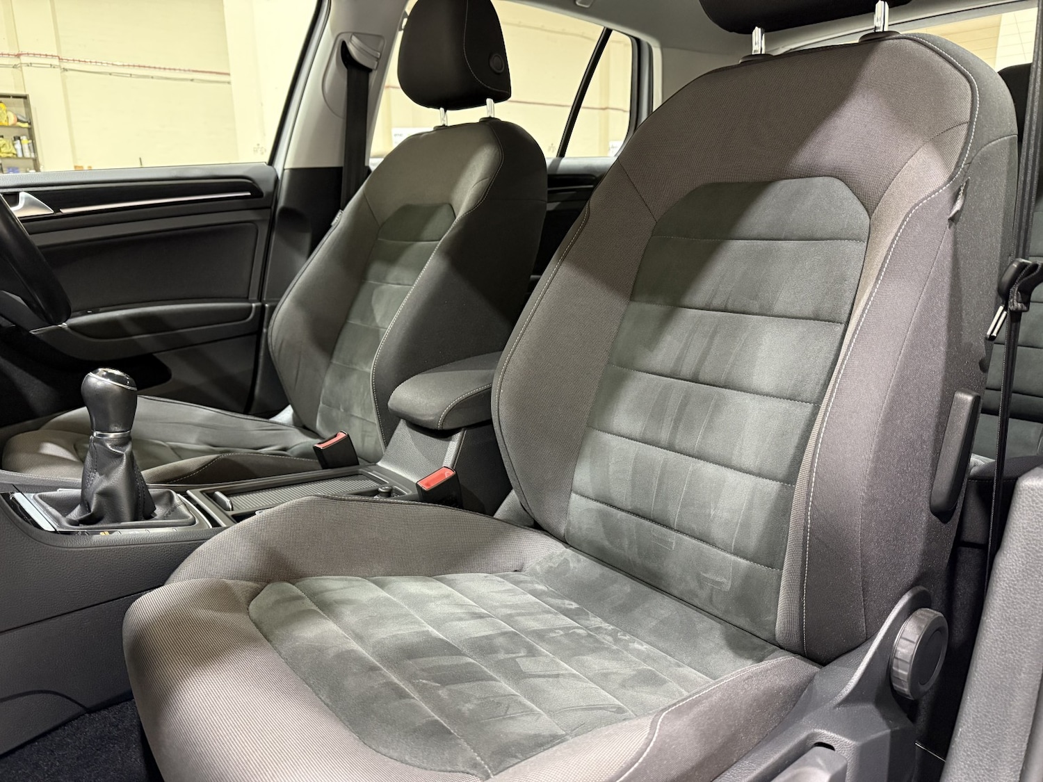 Used Volkswagen Golf 2018 for sale - 76252480: Photo 30