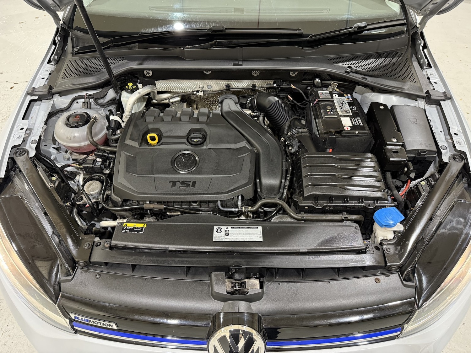 Used Volkswagen Golf 2018 for sale - 76252480: Photo 32