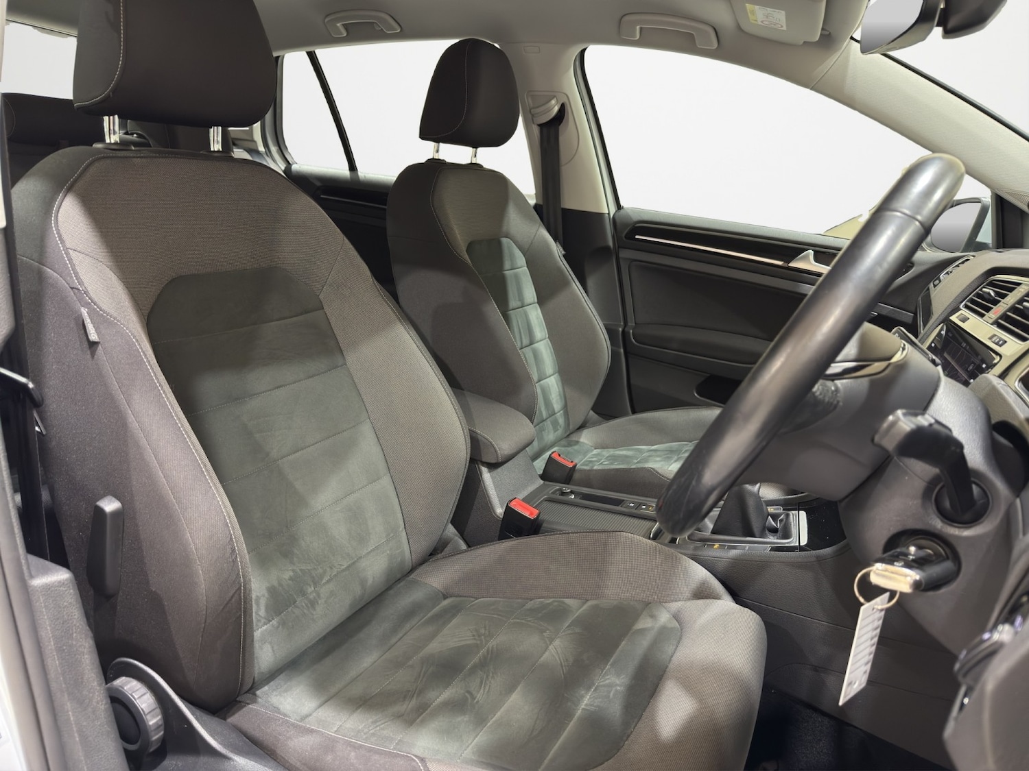 Used Volkswagen Golf 2018 for sale - 76252480: Photo 5