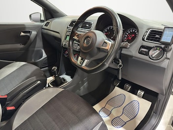 Used Volkswagen Polo 2013 for sale - 76252491: Photo