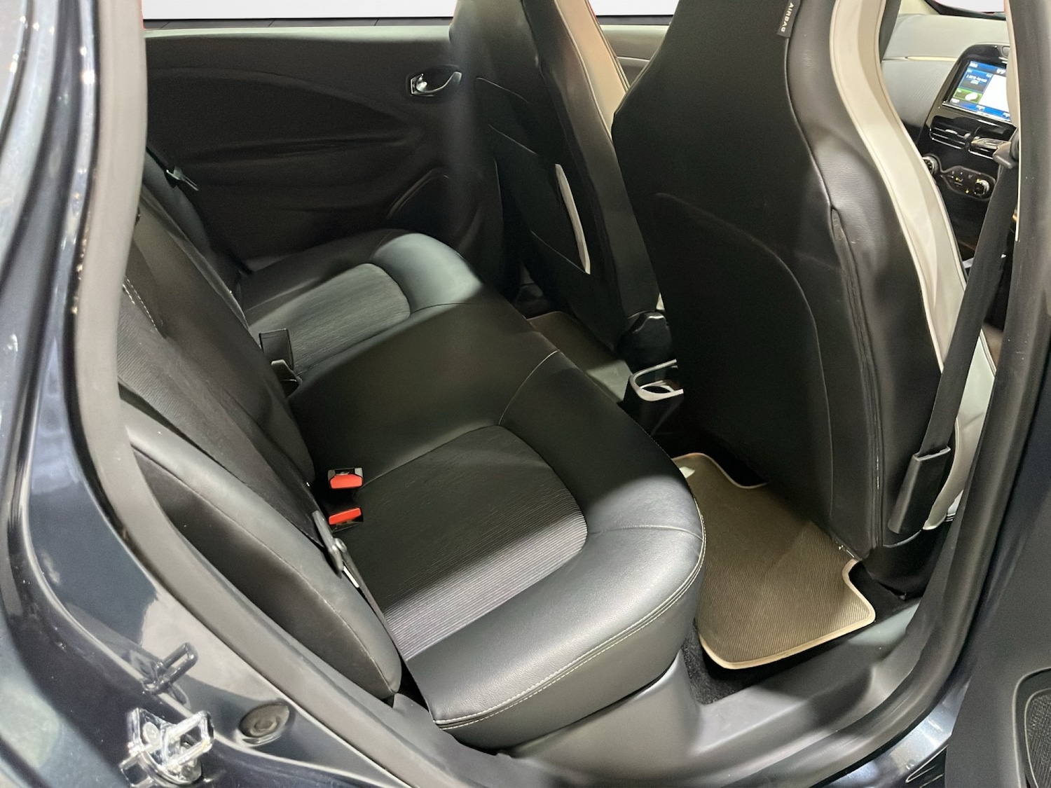 Used Renault Zoe 2019 for sale - 76252482: Photo 17