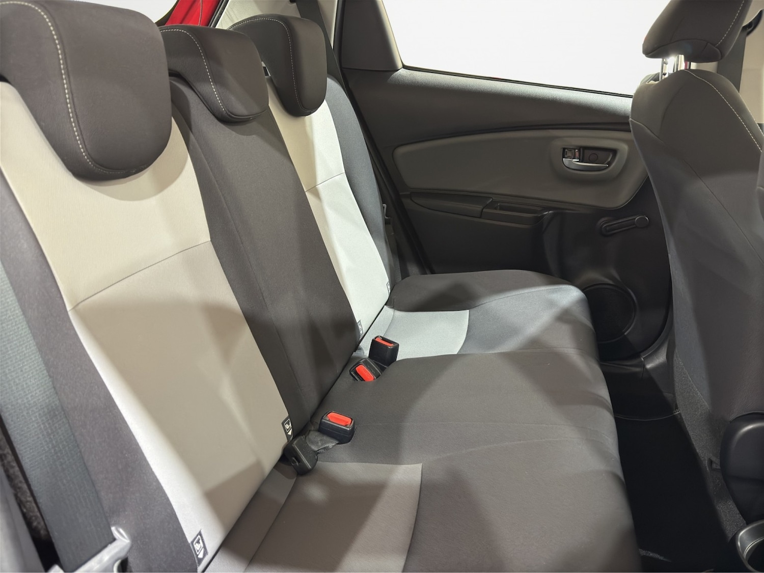 Used Toyota Yaris 2018 for sale - 76293189: Photo 24