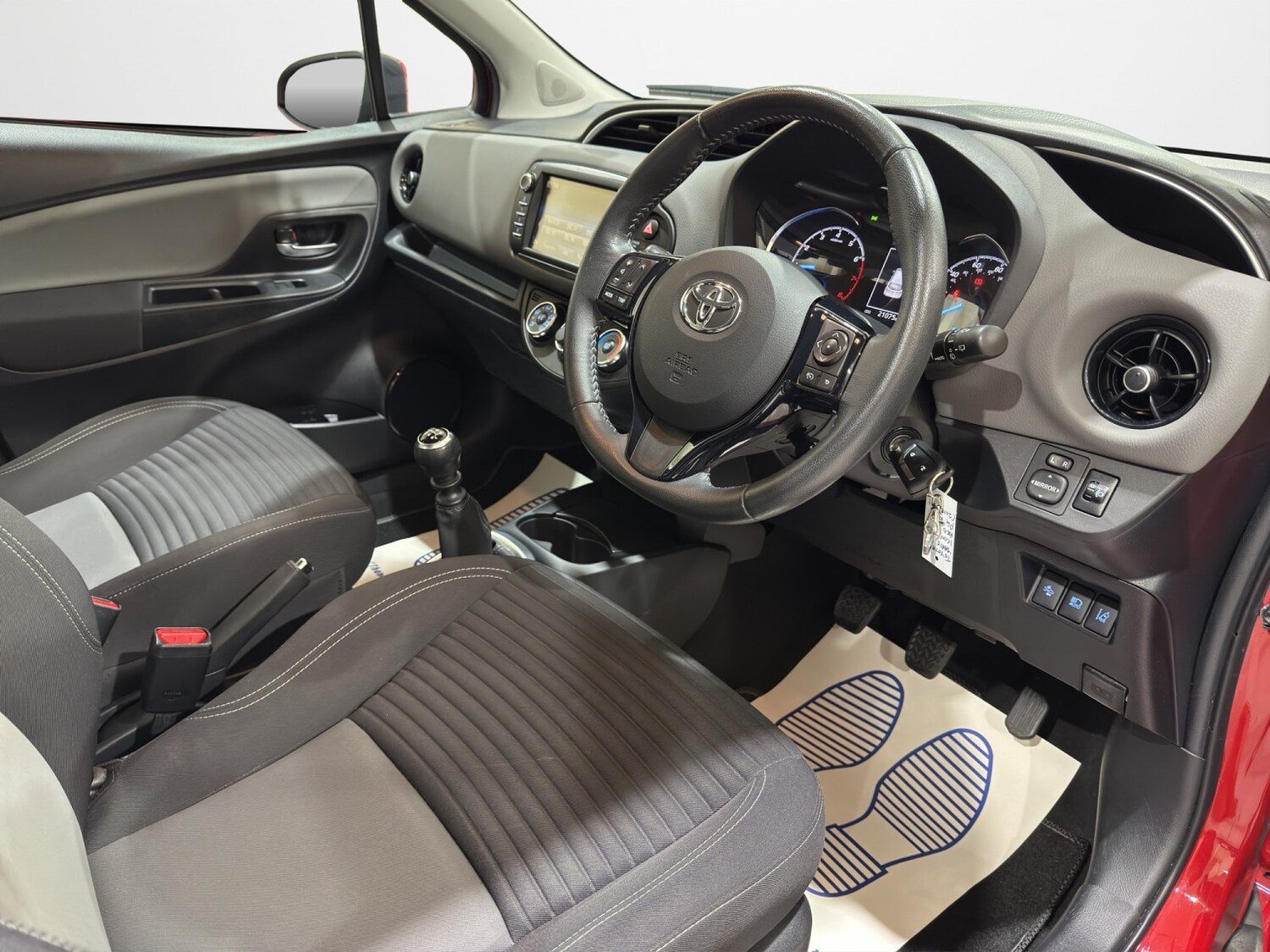 Used Toyota Yaris 2018 for sale - 76293189: Photo 4