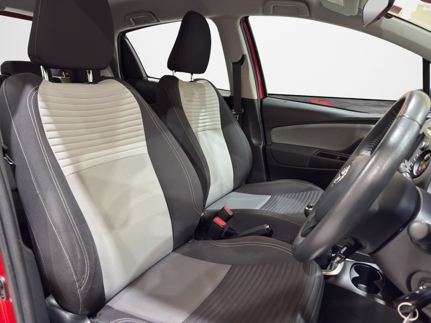 Used Toyota Yaris 2018 for sale - 76293189: Photo 5