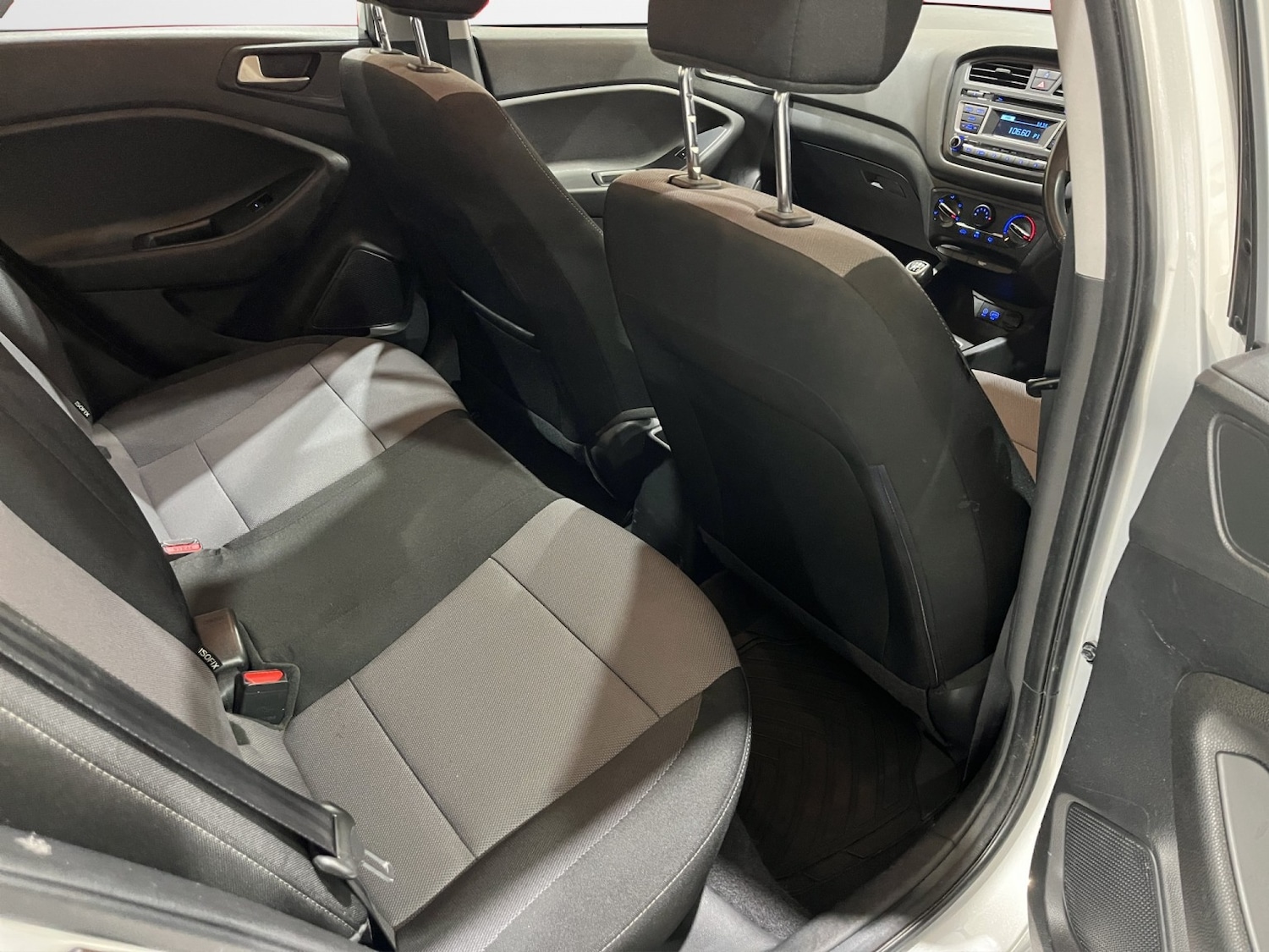 Used Hyundai i20 2018 for sale - 76725573: Photo 14