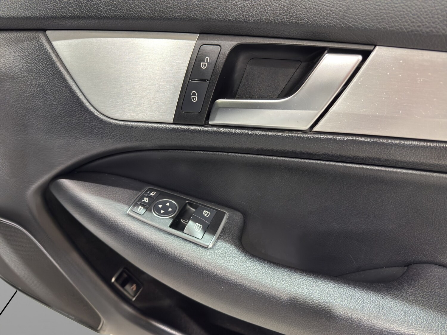 Used Mercedes-Benz C Class 2012 for sale - 77494735: Photo 16