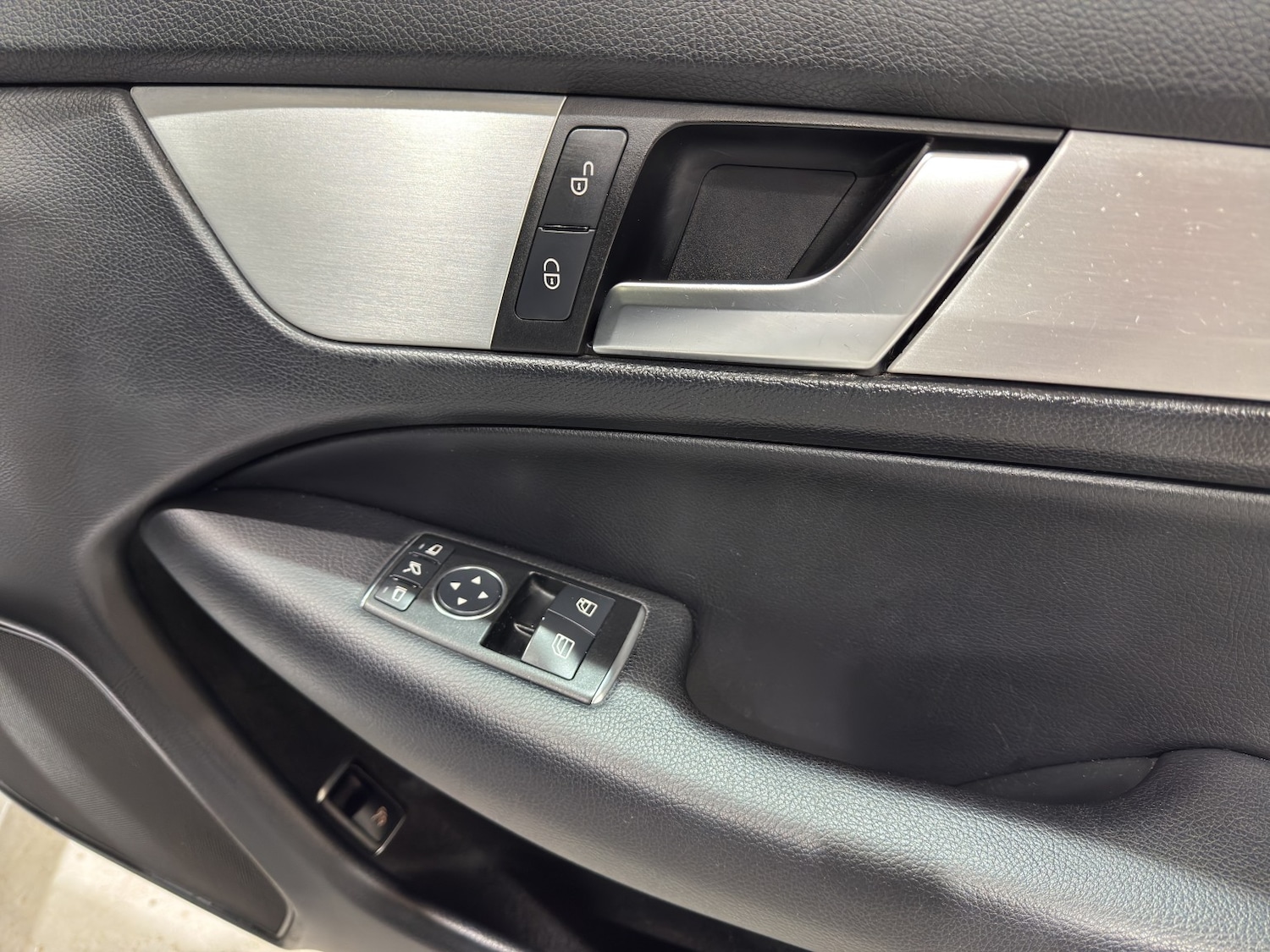 Used Mercedes-Benz C Class 2012 for sale - 77494735: Photo 6