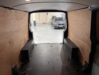 Used Volkswagen Transporter 2016 for sale - 76483025: Photo