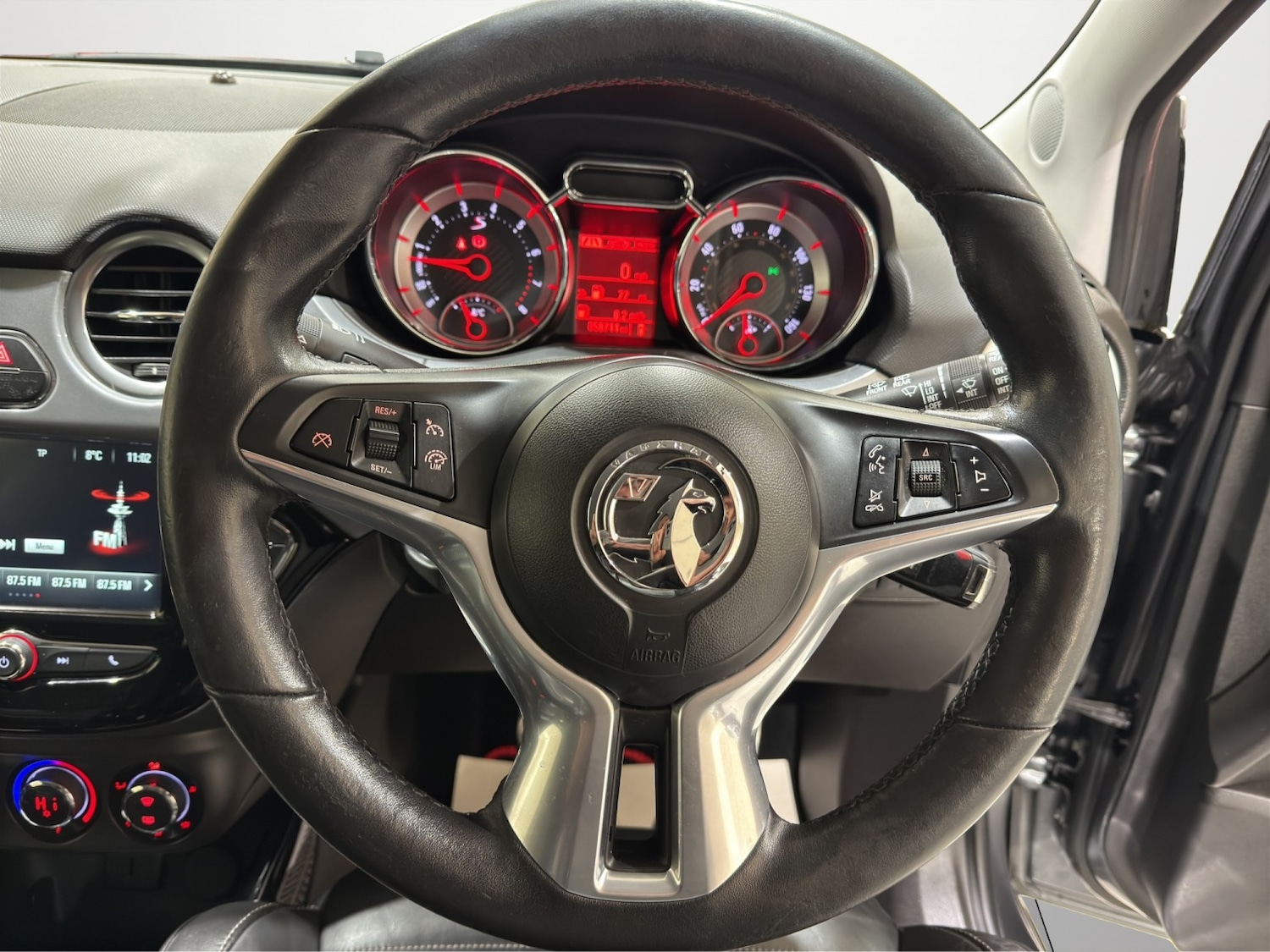 Used Vauxhall ADAM 2017 for sale - 77296819: Photo 6