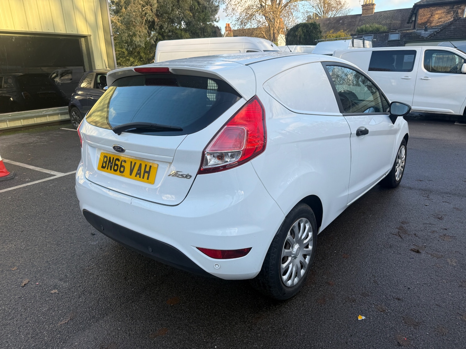 Used Ford Fiesta 2016 for sale - 76918088: Photo 2