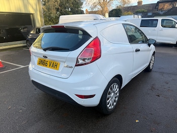 Used Ford Fiesta 2016 for sale - 76918088: Photo