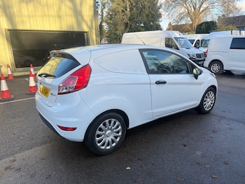 Used Ford Fiesta 2016 for sale - 76918088: Photo