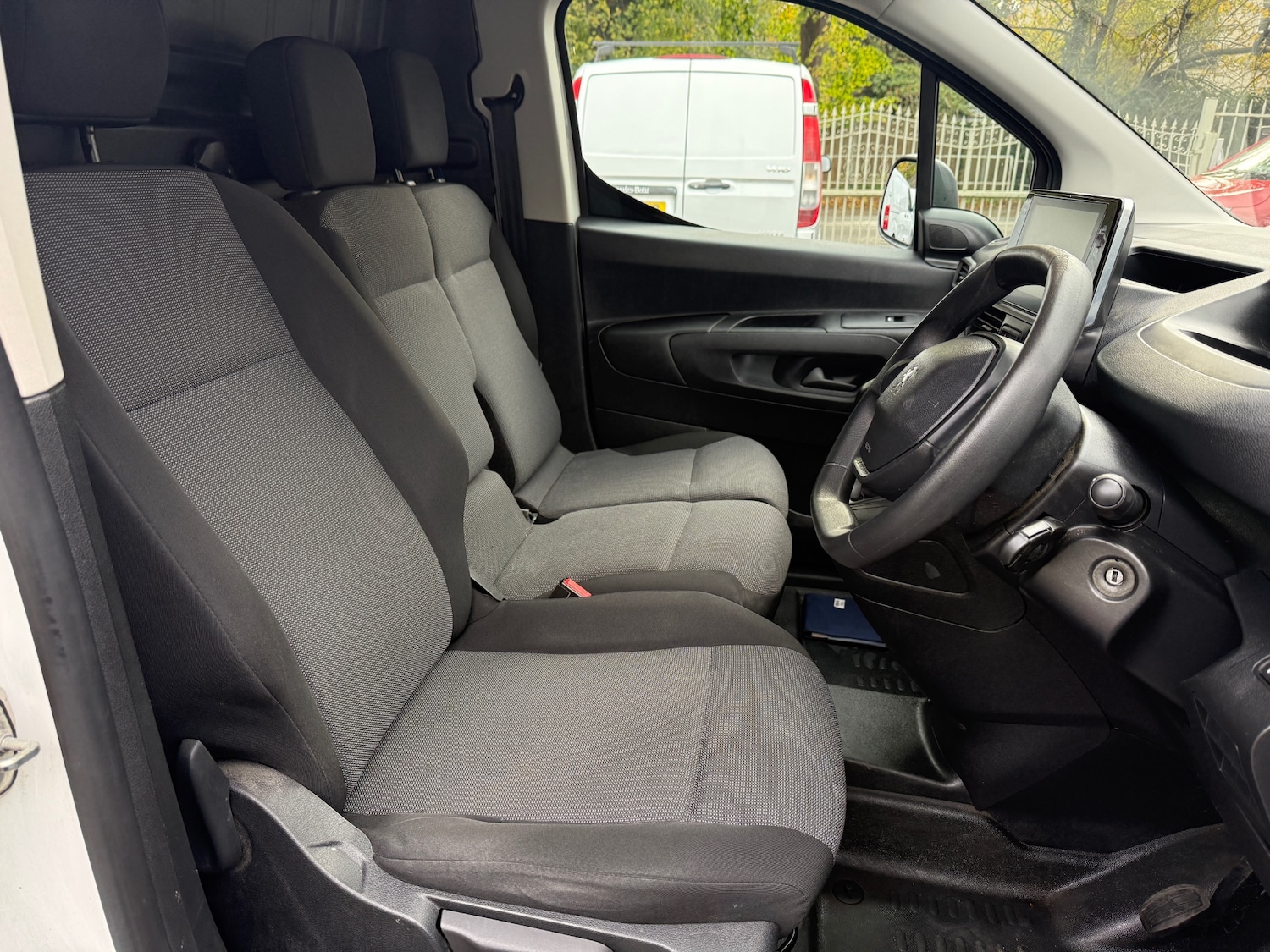 Used Peugeot Partner 2019 for sale - 76387441: Photo 11