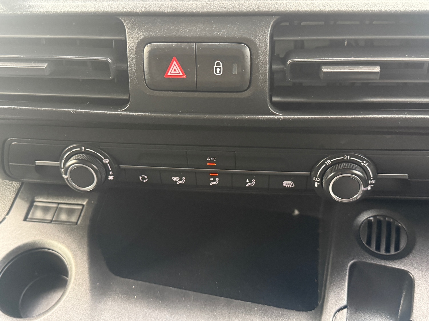 Used Peugeot Partner 2022 for sale - 76649635: Photo 13