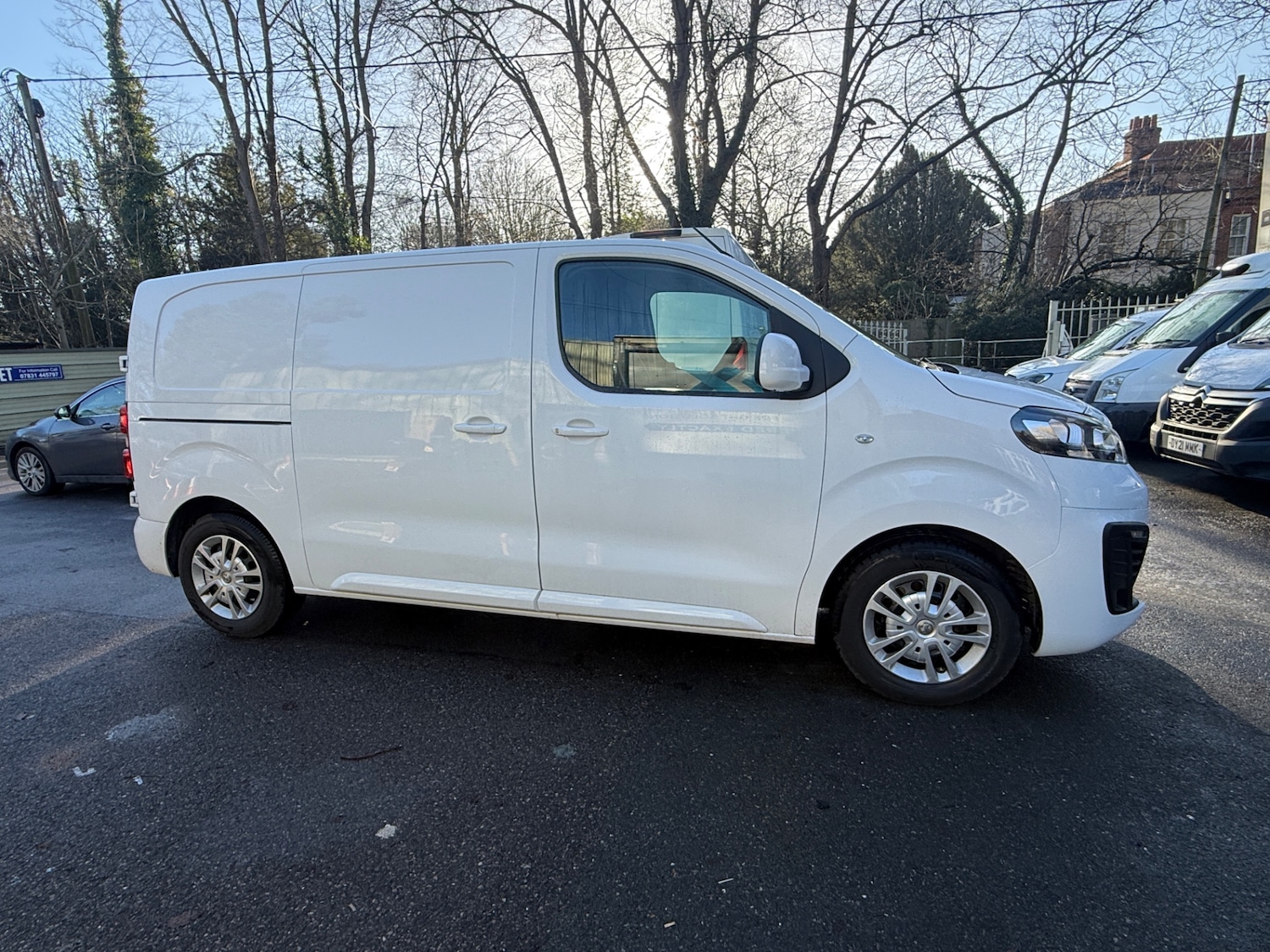Used Vauxhall Vivaro 2019 for sale - 77127611: Photo 2