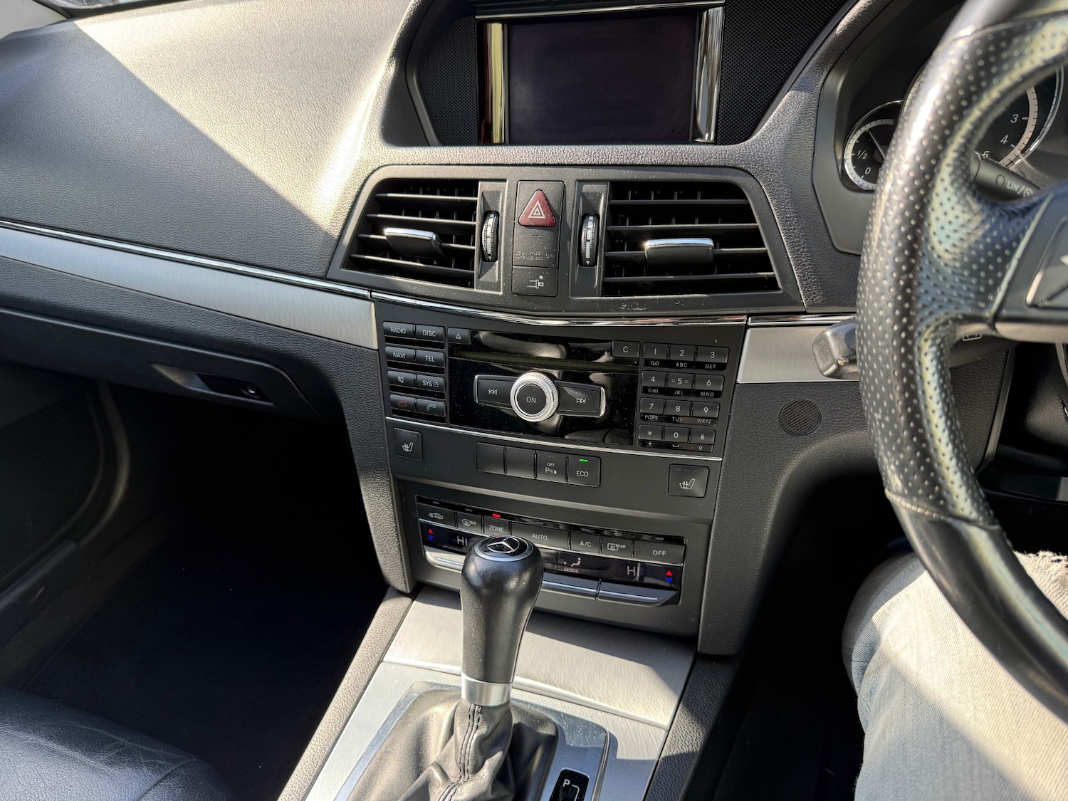 Used Mercedes-Benz E Class 2011 for sale - 77871771: Photo 17