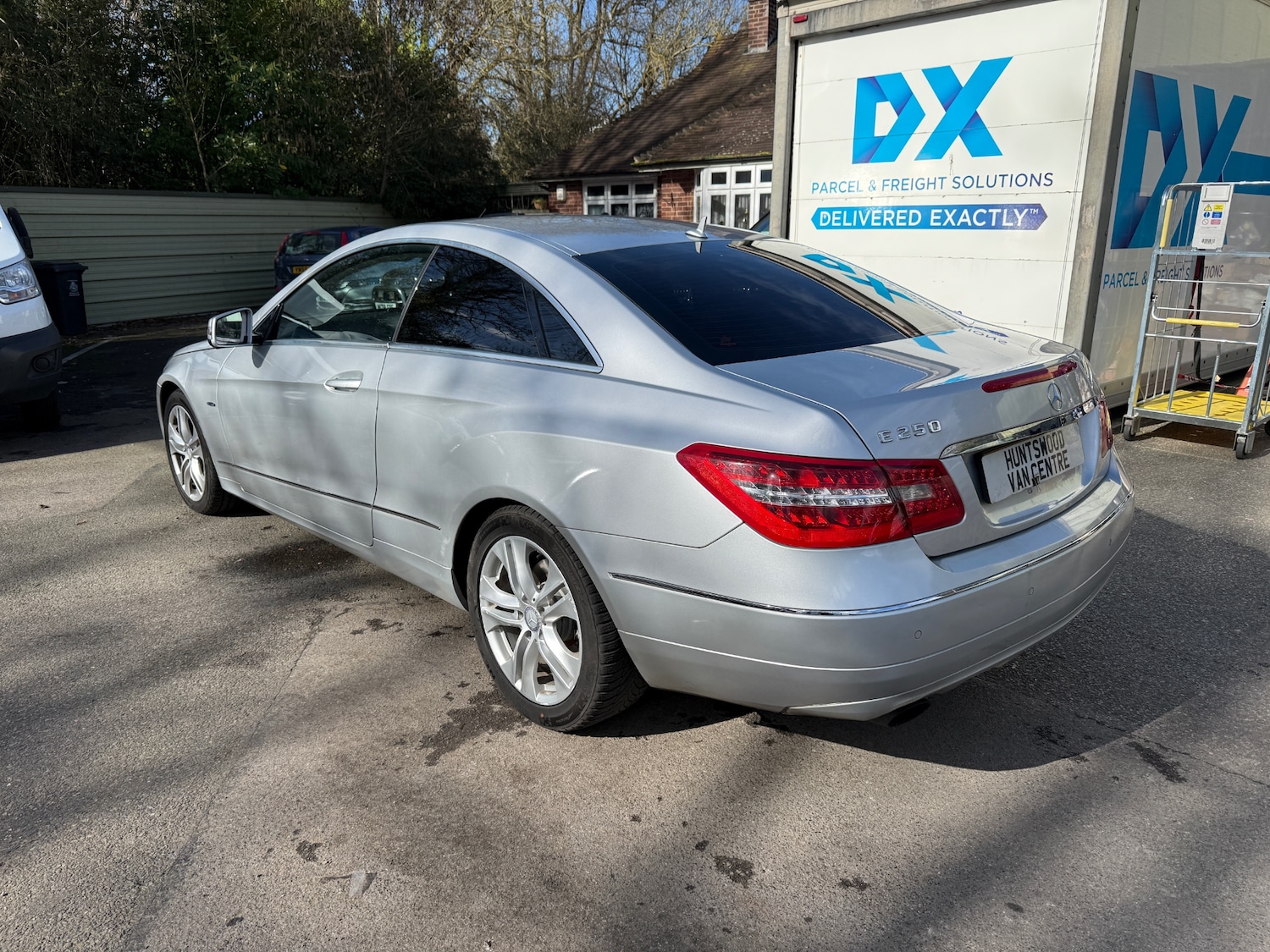 Used Mercedes-Benz E Class 2011 for sale - 77871771: Photo 6