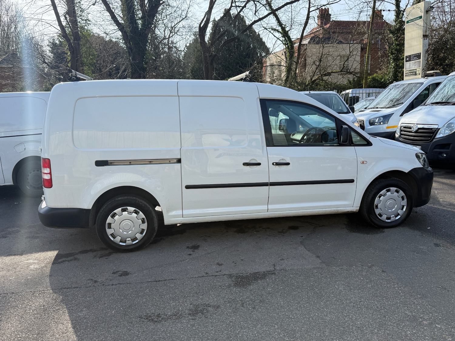 Used Volkswagen Caddy Maxi 2015 for sale - 77666639: Photo 2