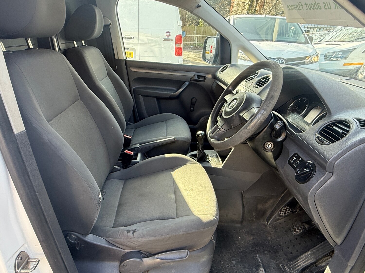 Used Volkswagen Caddy Maxi 2015 for sale - 77666639: Photo 9