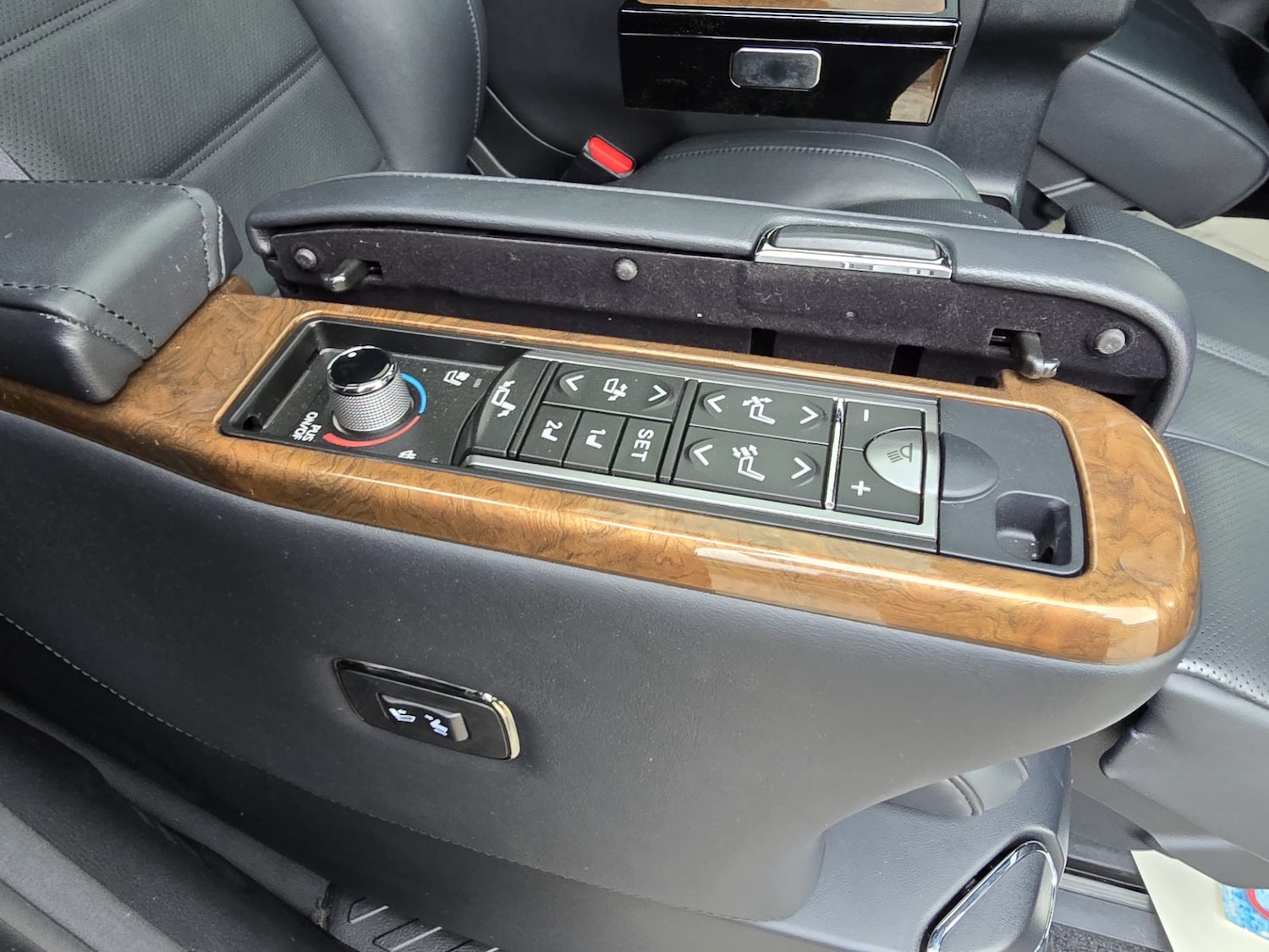 Used Toyota Alphard 2026 for sale - 78000433: Photo 41