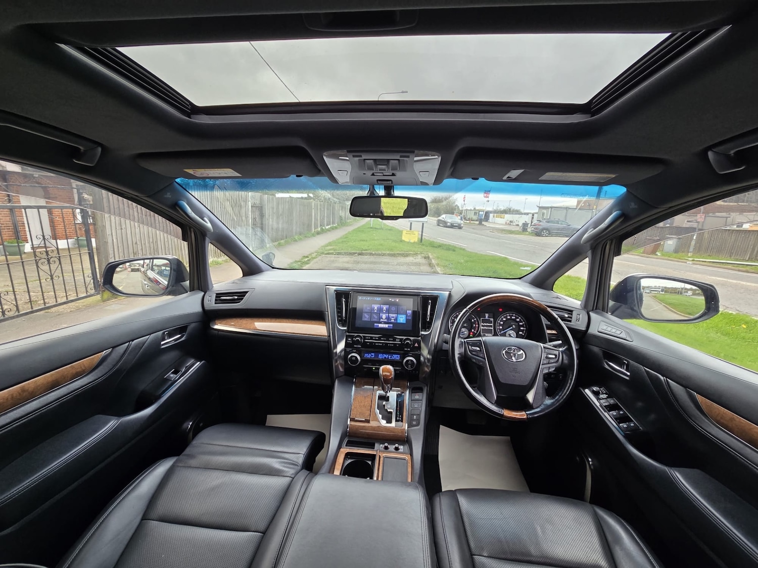 Used Toyota Alphard 2026 for sale - 78000433: Photo 46