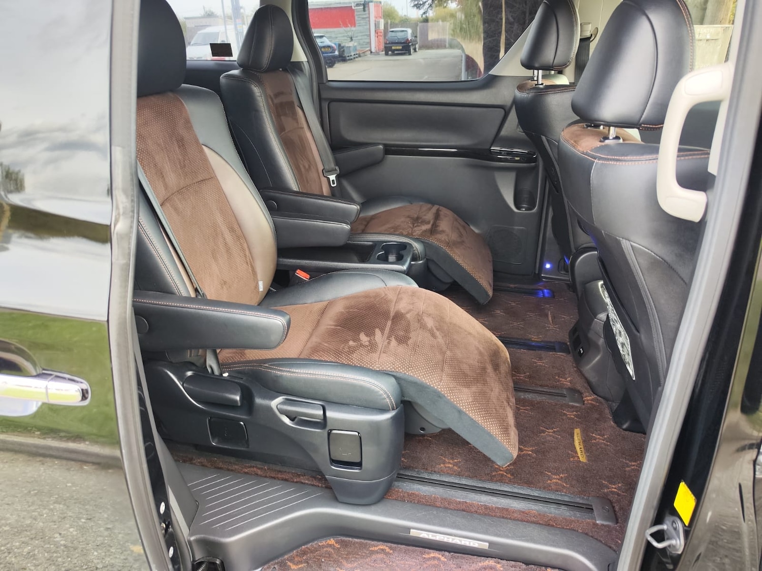 Used Toyota Alphard 2014 for sale - 76309823: Photo 12