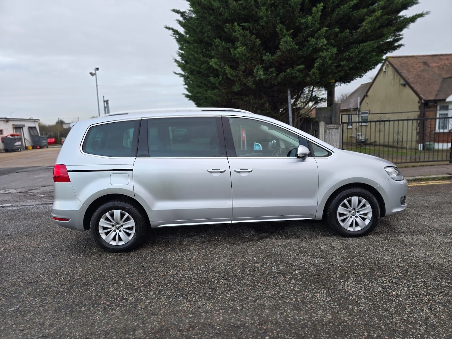 Used Volkswagen Sharan 2012 for sale - 77247420: Photo 11