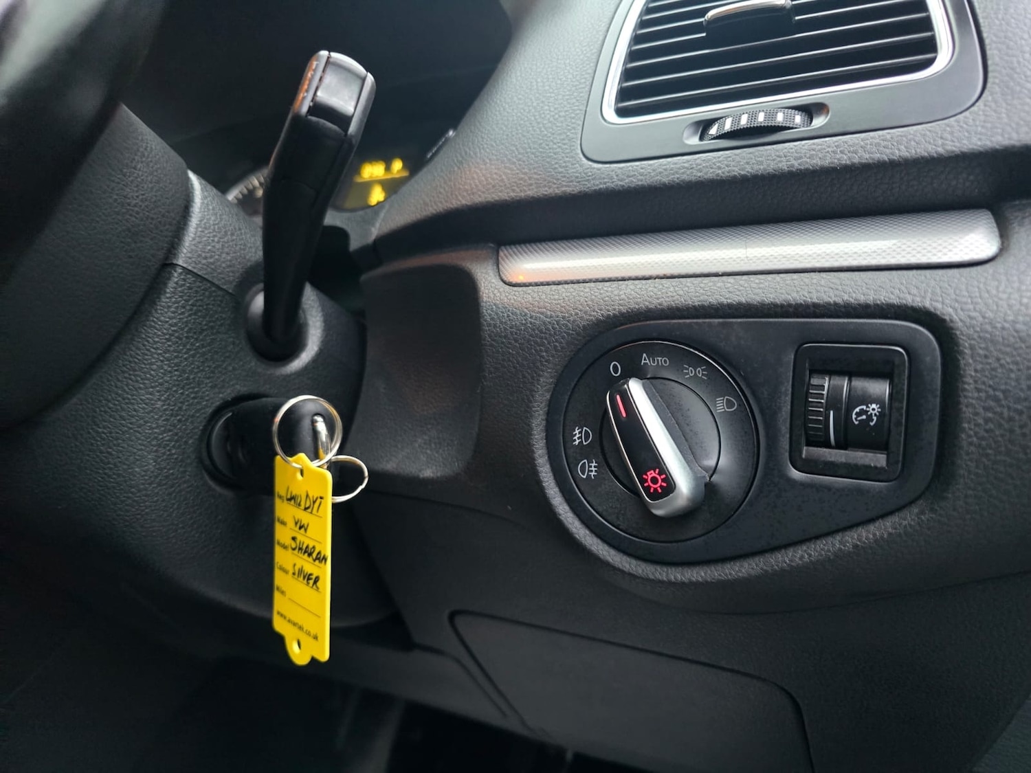 Used Volkswagen Sharan 2012 for sale - 77247420: Photo 28