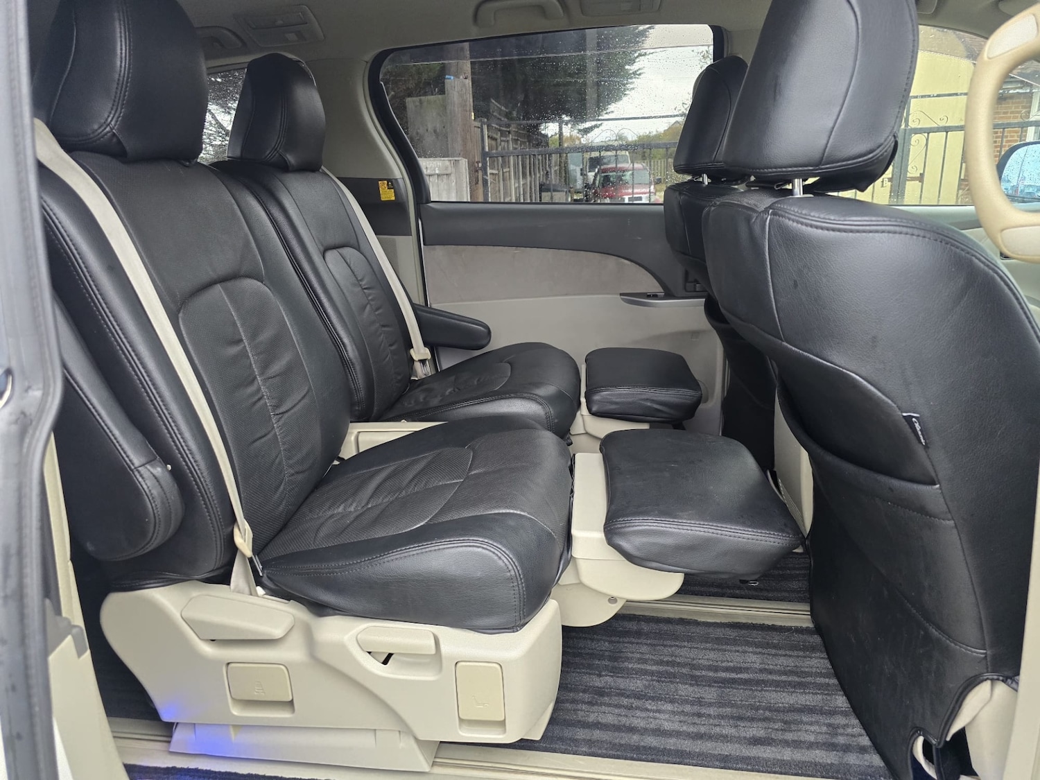 Used Toyota Estima 2010 for sale - 76542507: Photo 15