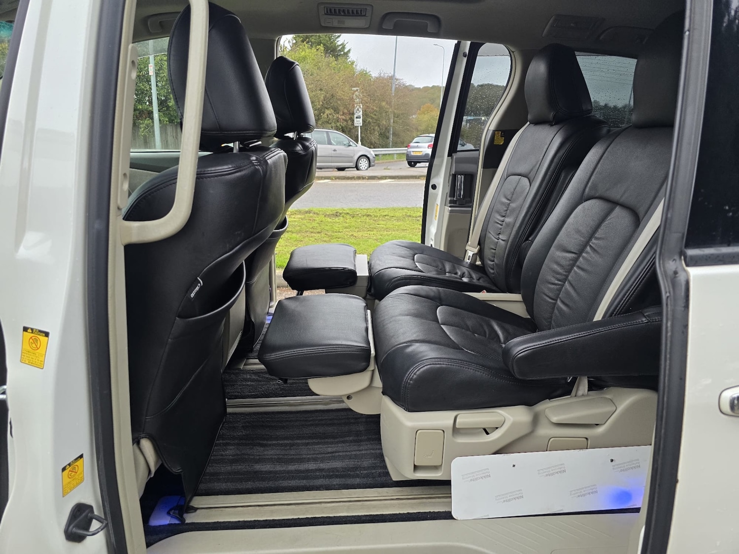 Used Toyota Estima 2010 for sale - 76542507: Photo 16