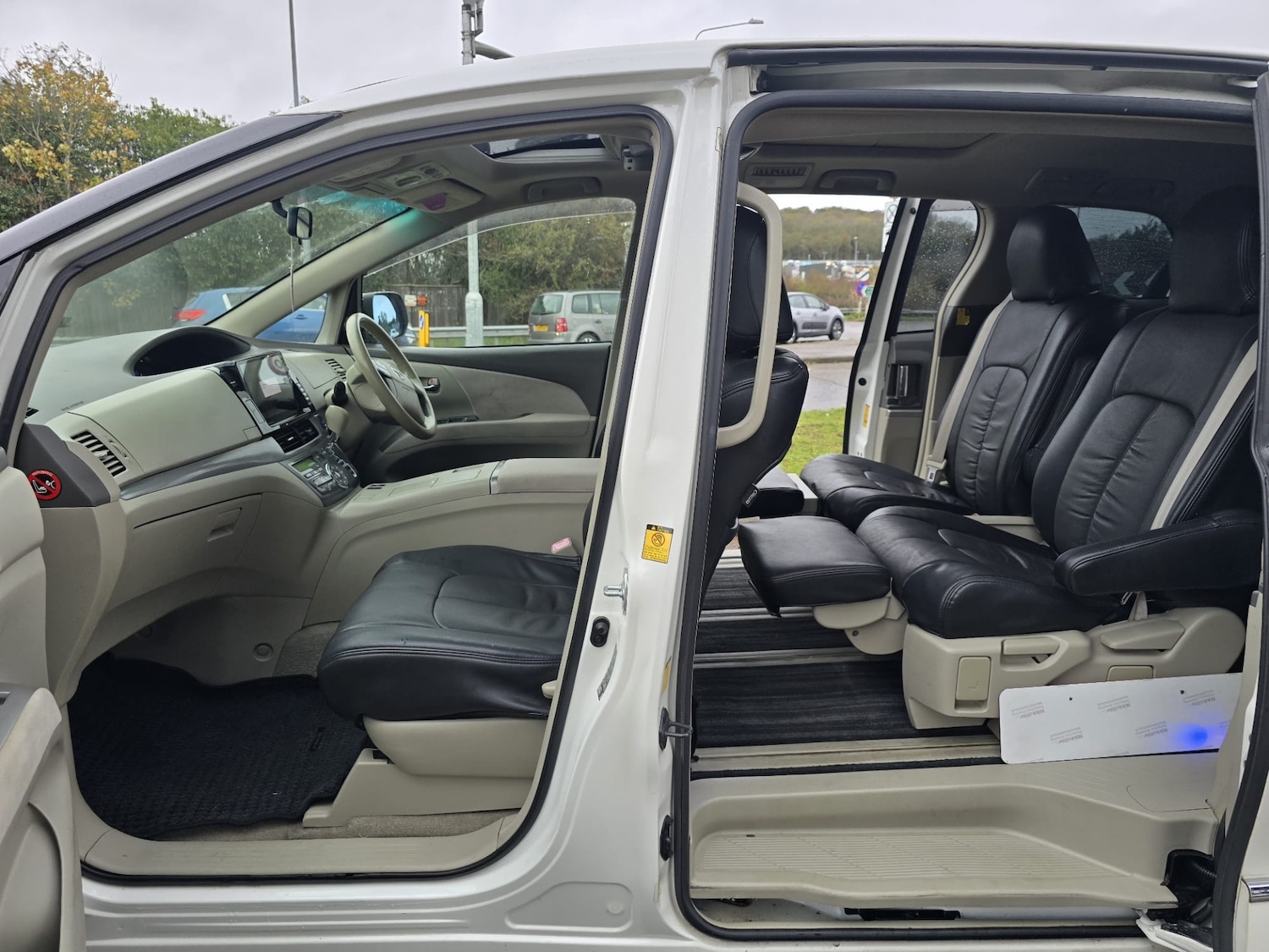 Used Toyota Estima 2010 for sale - 76542507: Photo 18