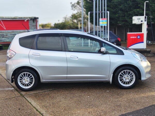Used Honda Fit 2011 for sale - 69126988: Photo 5