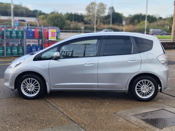 Used Honda Fit 2011 for sale - 69126988: Photo 6