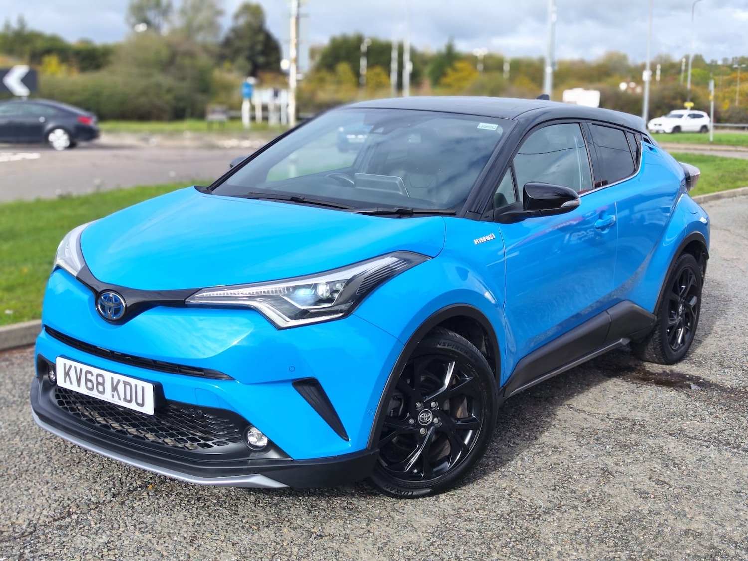 Used Toyota C-HR 2018 for sale - 76353712: Photo 2