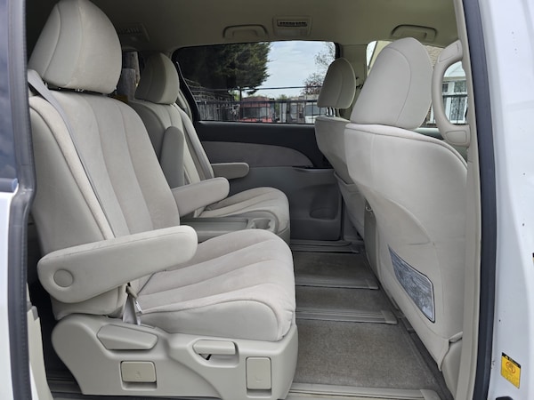 Used Toyota Estima 2010 for sale - 74524665: Photo 15