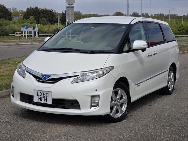 Used Toyota Estima 2010 for sale - 74524665: Photo 2