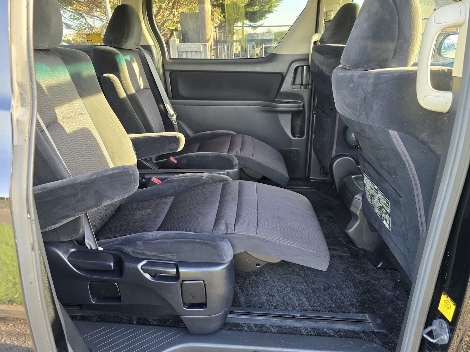 Used Toyota Vellfire 2010 for sale - 76933299: Photo 15