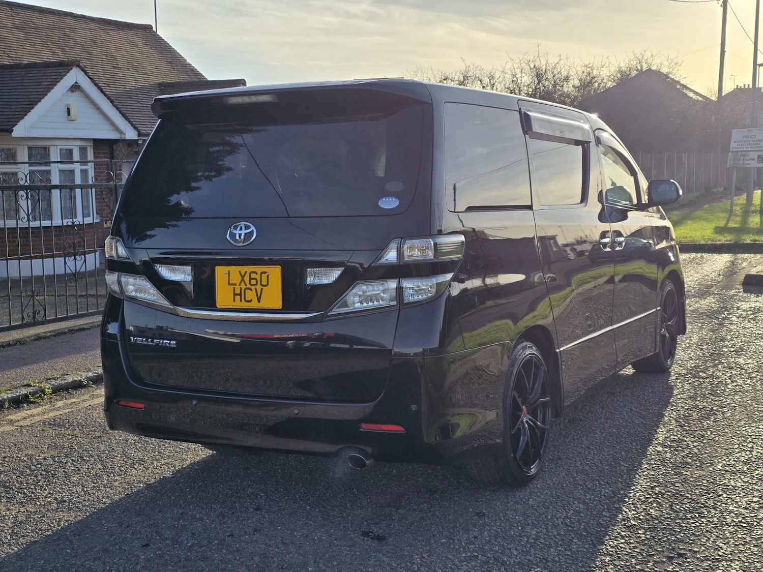 Used Toyota Vellfire 2010 for sale - 76933299: Photo 3