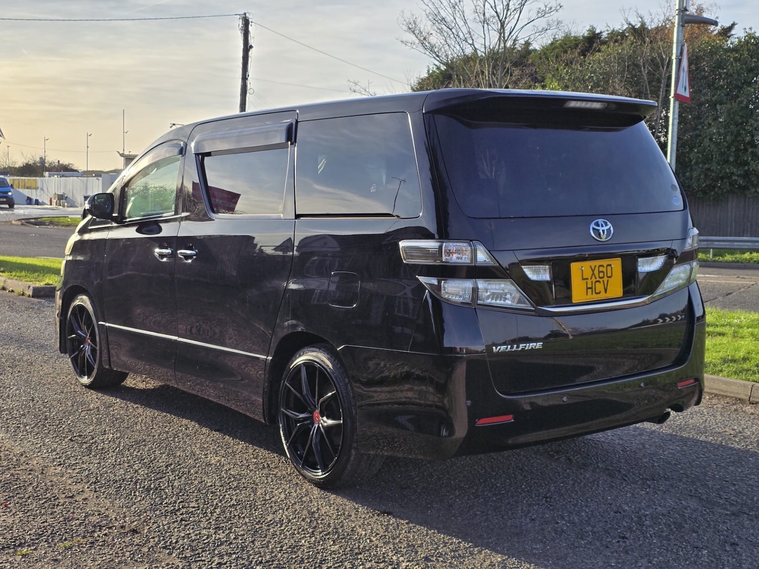 Used Toyota Vellfire 2010 for sale - 76933299: Photo 4