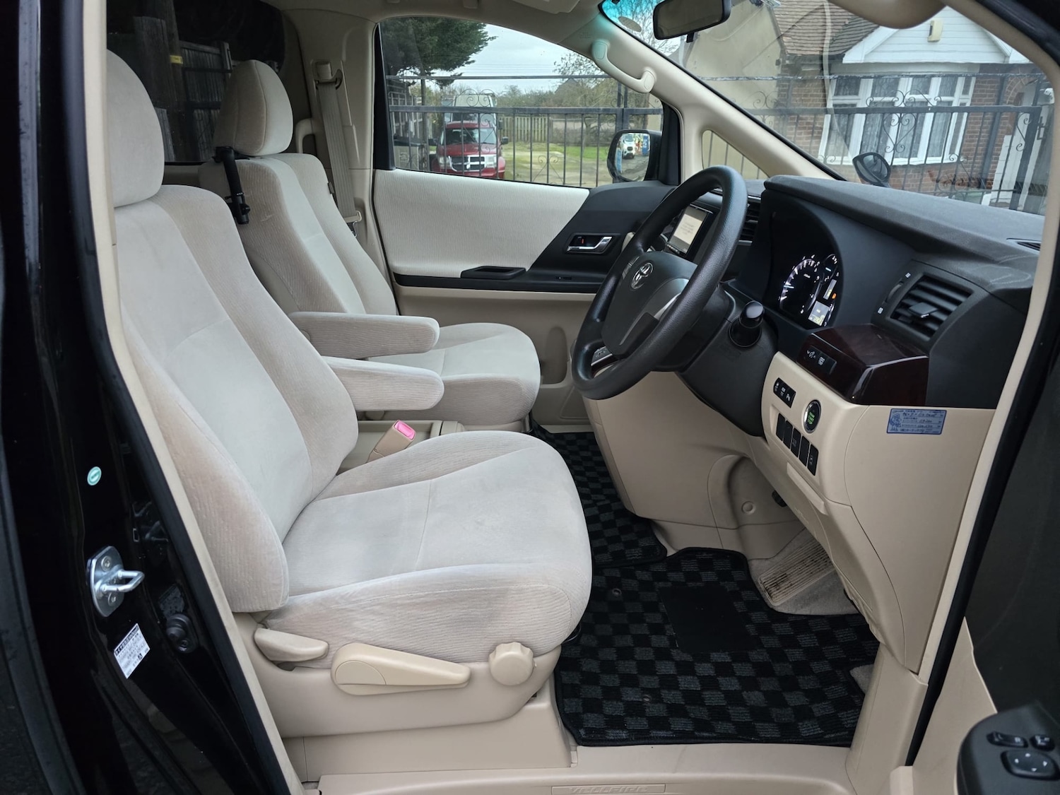 Used Toyota Vellfire 2012 for sale - 76958648: Photo 13