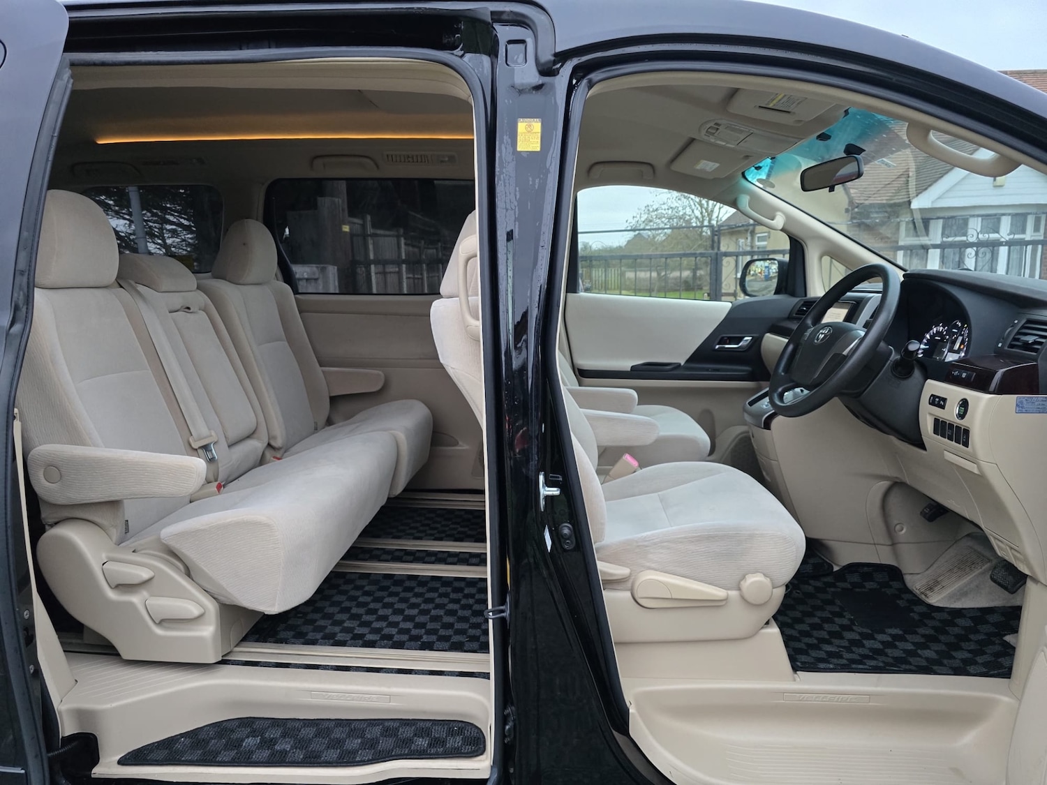 Used Toyota Vellfire 2012 for sale - 76958648: Photo 17