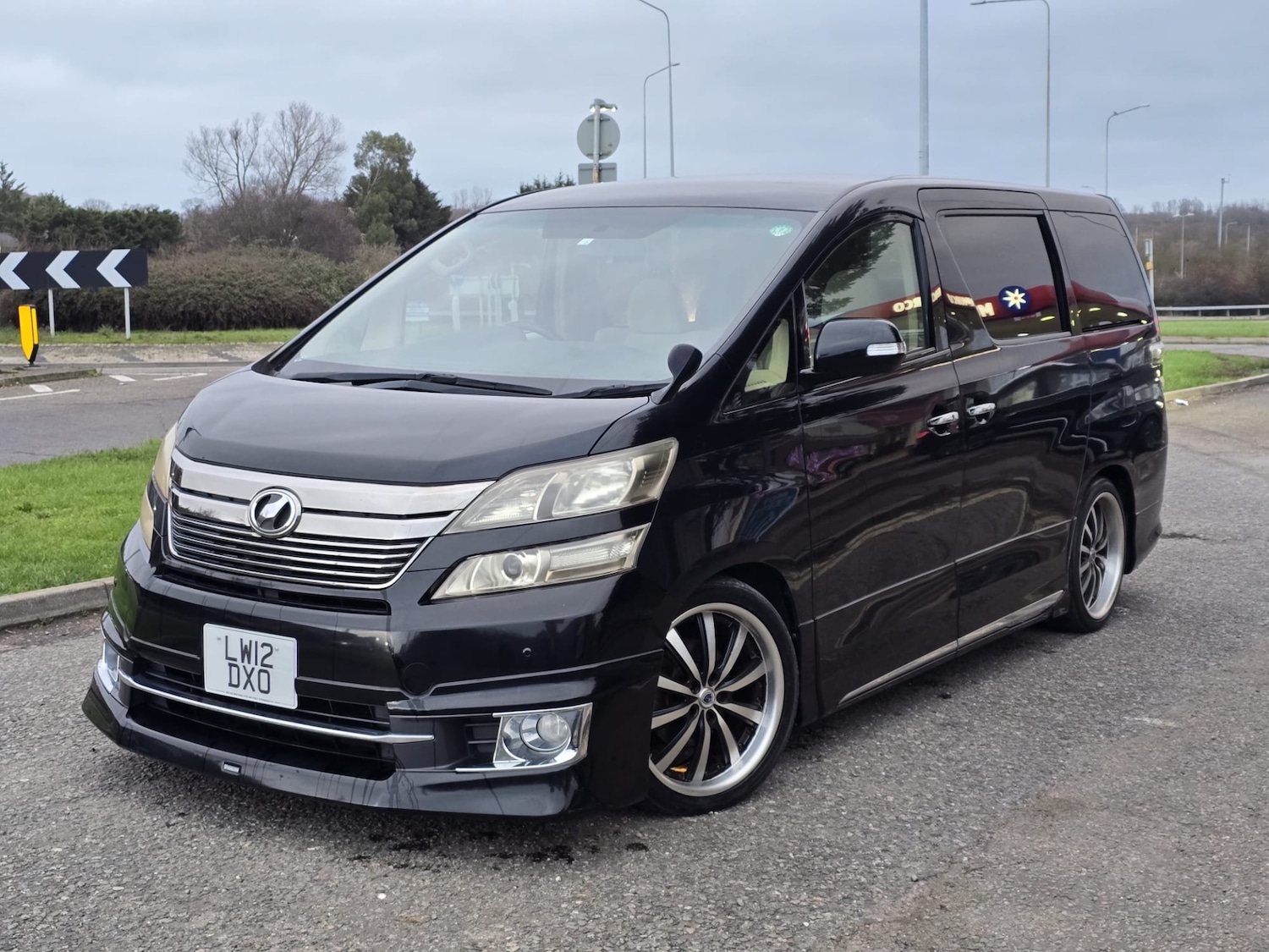 Used Toyota Vellfire 2012 for sale - 76958648: Photo 2