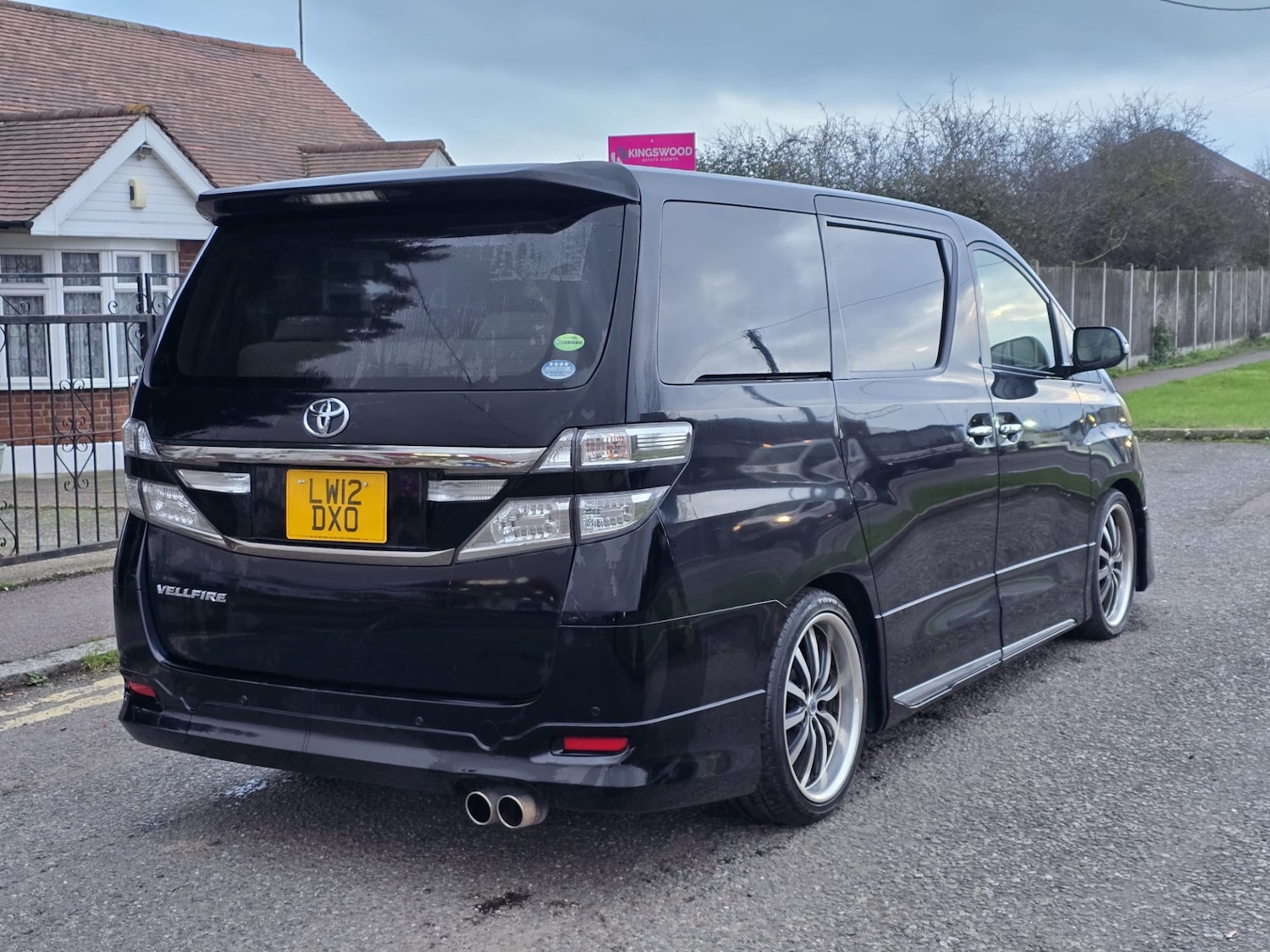 Used Toyota Vellfire 2012 for sale - 76958648: Photo 3