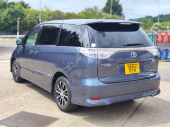 Used Toyota Estima  for sale - 71020454: Photo