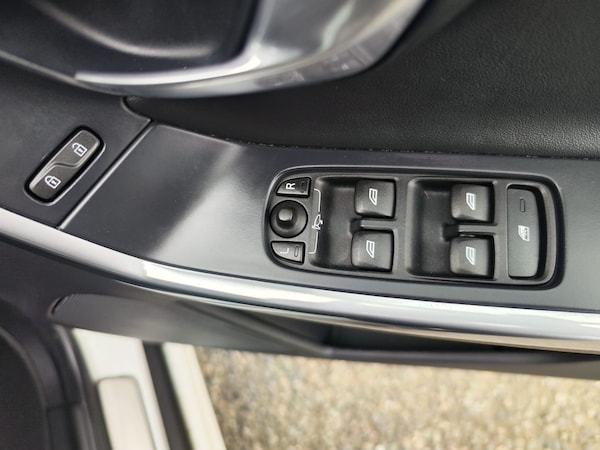 Used Volvo XC60 2015 for sale - 75453853: Photo 20
